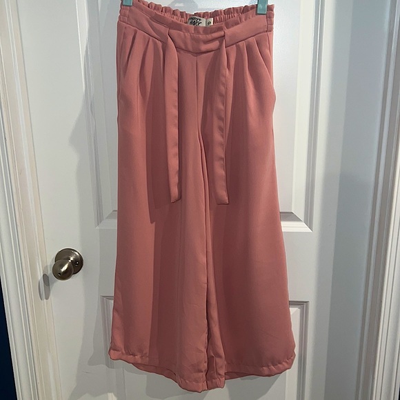 Chiffon Paperbag Wide Leg Pants - Picture 4 of 6